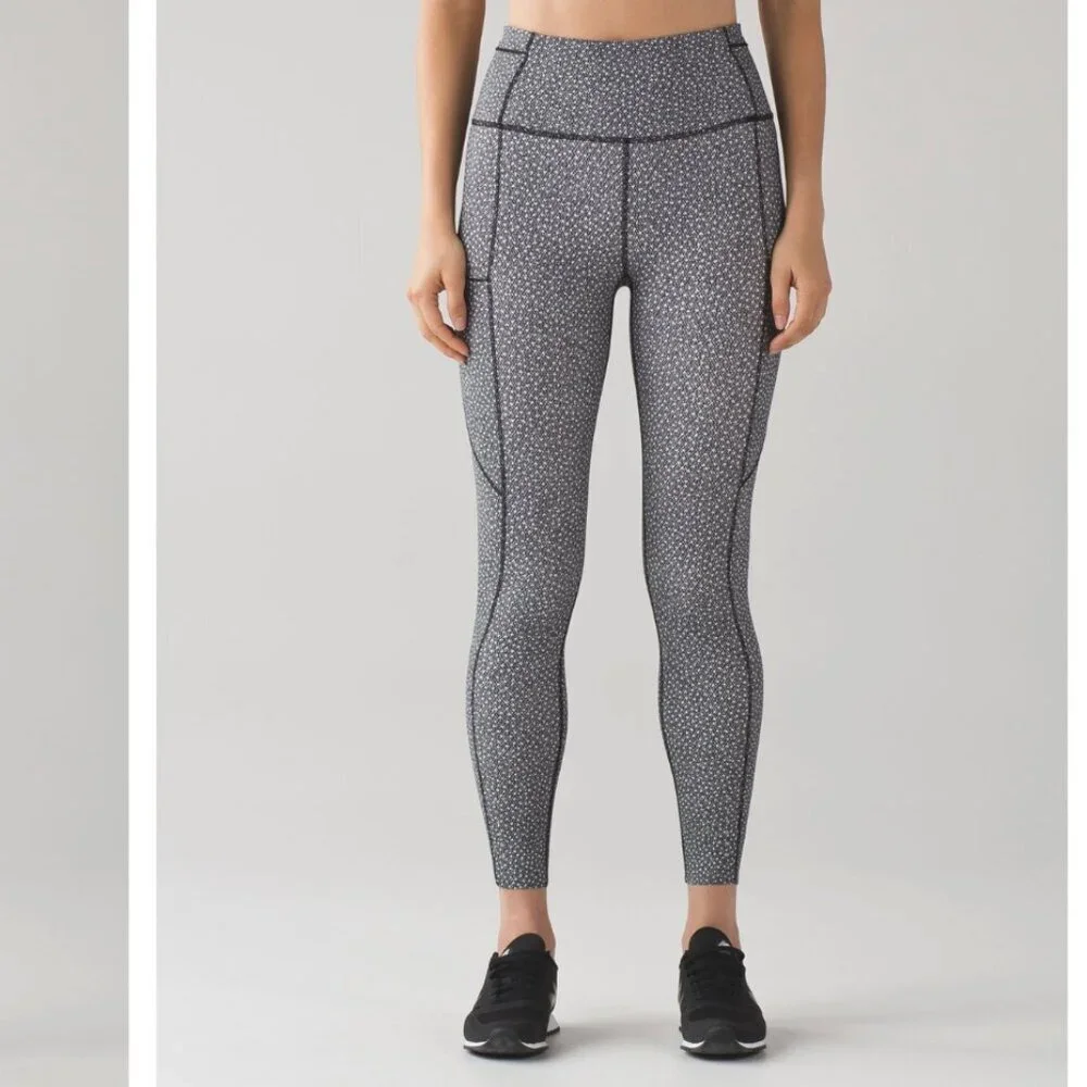 Lululemon Fast And Free 7/8 Tight Frozen Fizz White Black - Size 4 Pockets